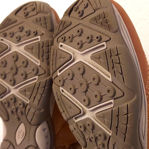 Unisex Easy Spirit Seelk Snow Boot - Picture 10 of 12